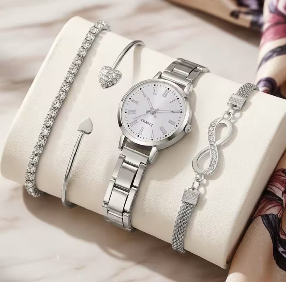 4PCS Fashion Women’s Watch Set