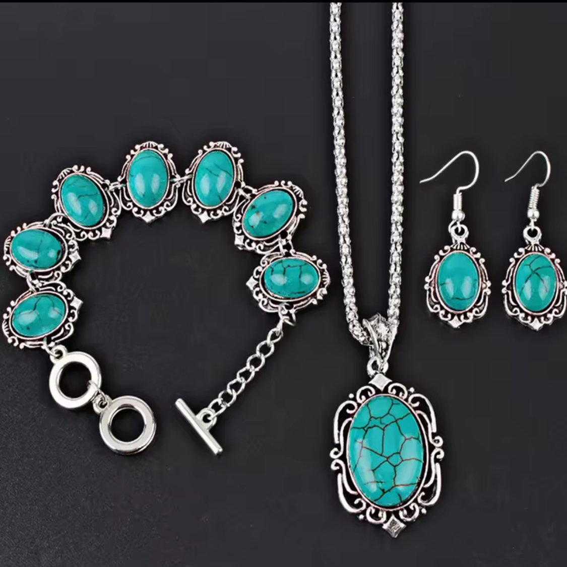 Women’s 3piece-jewelry set  A very cute gift for your loved girlies